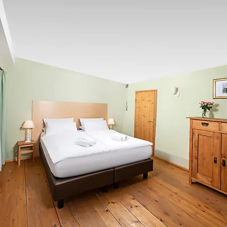 Pensión Josis Klause Café 3*